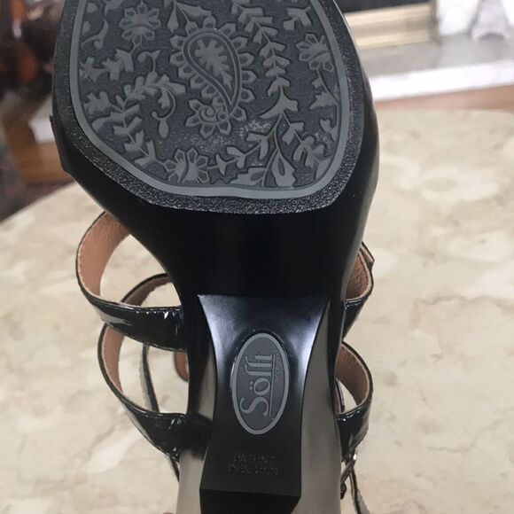 Söfft Solana Black Patent Leather Sandals - Picture 6 of 7